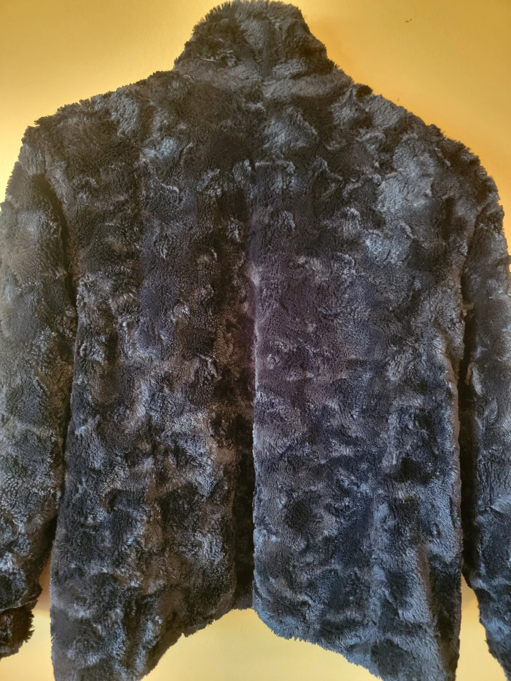 The North Face Youth Medium Insulated Reversable, Black Jacket.